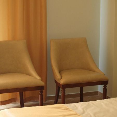 Hotel Acra Sukhumi Esterno foto