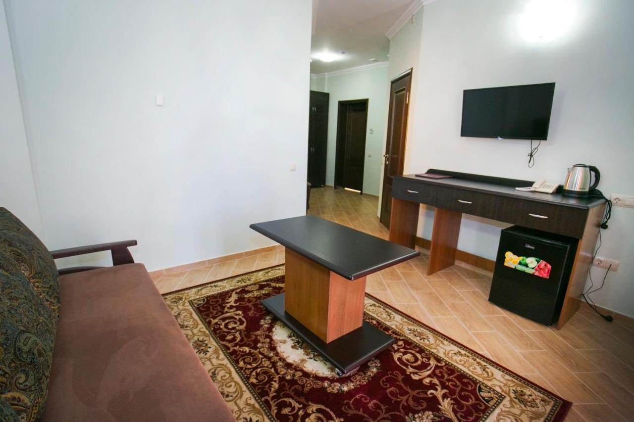 Hotel Acra Sukhumi Esterno foto