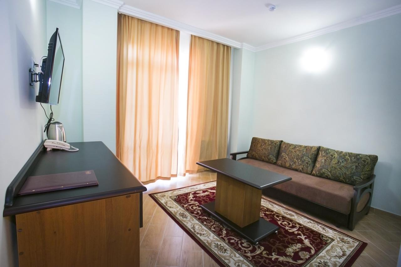 Hotel Acra Sukhumi Esterno foto