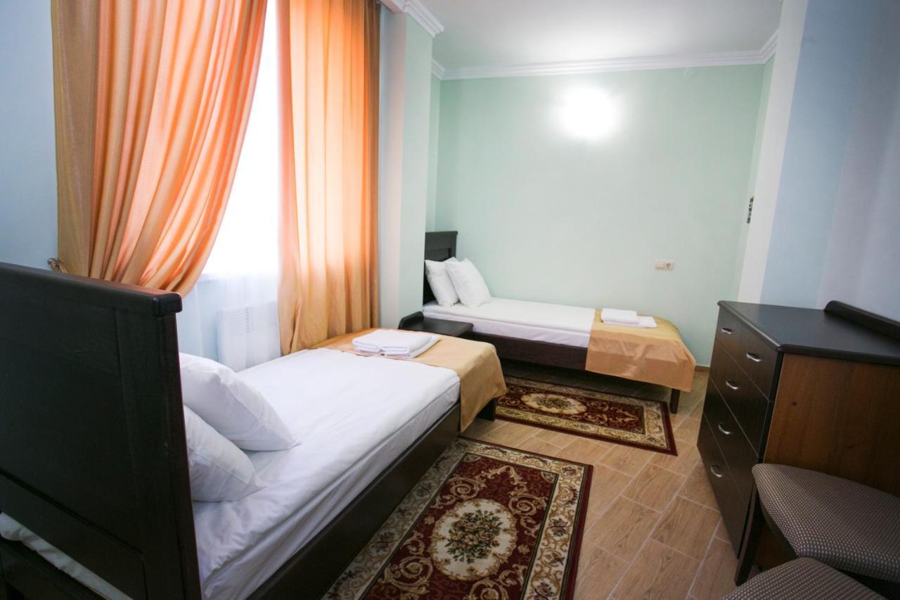 Hotel Acra Sukhumi Esterno foto