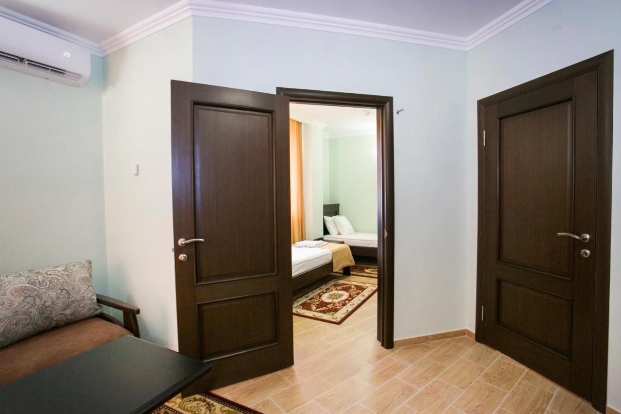 Hotel Acra Sukhumi Esterno foto