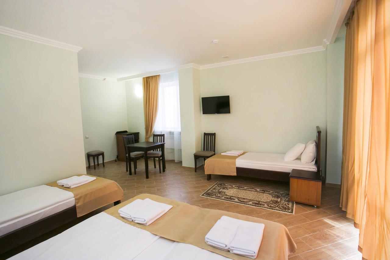 Hotel Acra Sukhumi Esterno foto