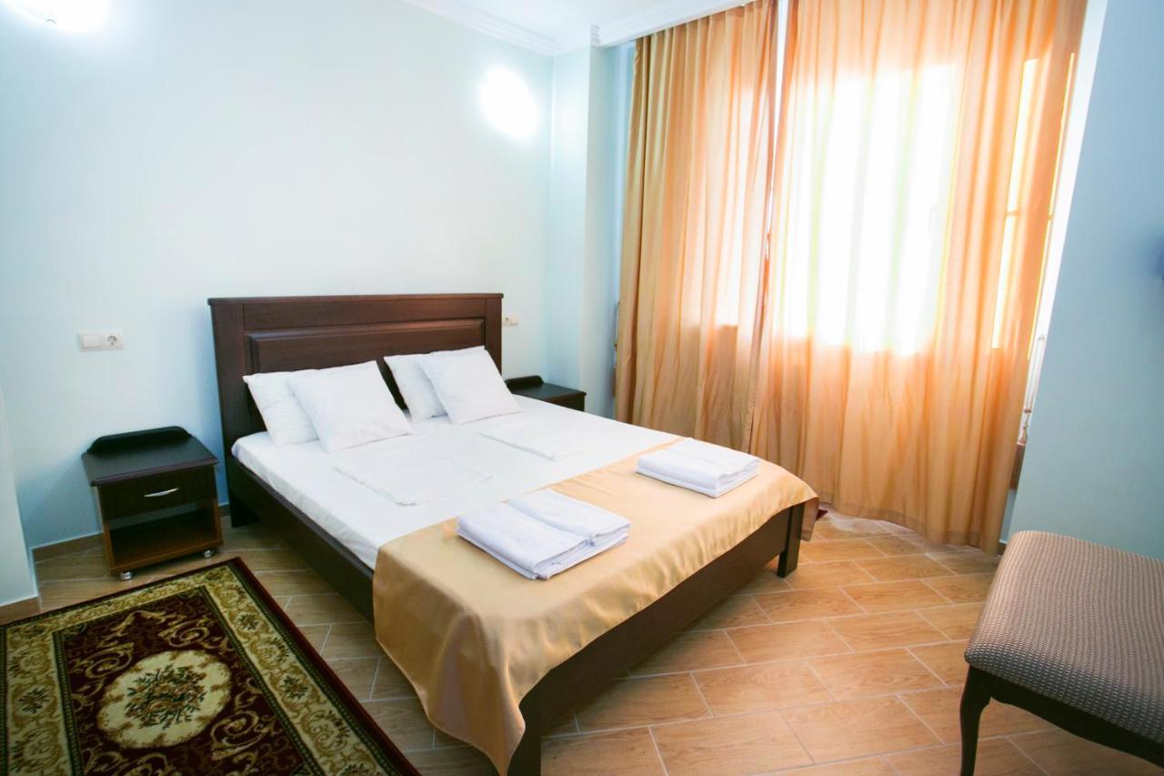 Hotel Acra Sukhumi Esterno foto