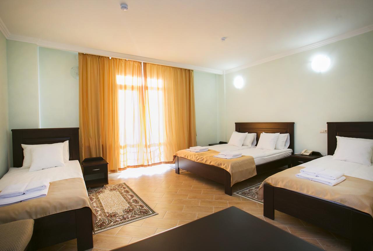Hotel Acra Sukhumi Esterno foto