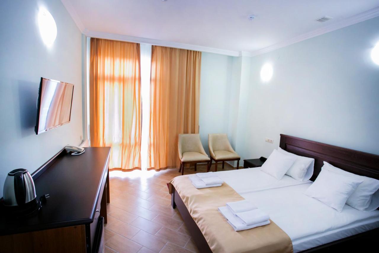 Hotel Acra Sukhumi Esterno foto