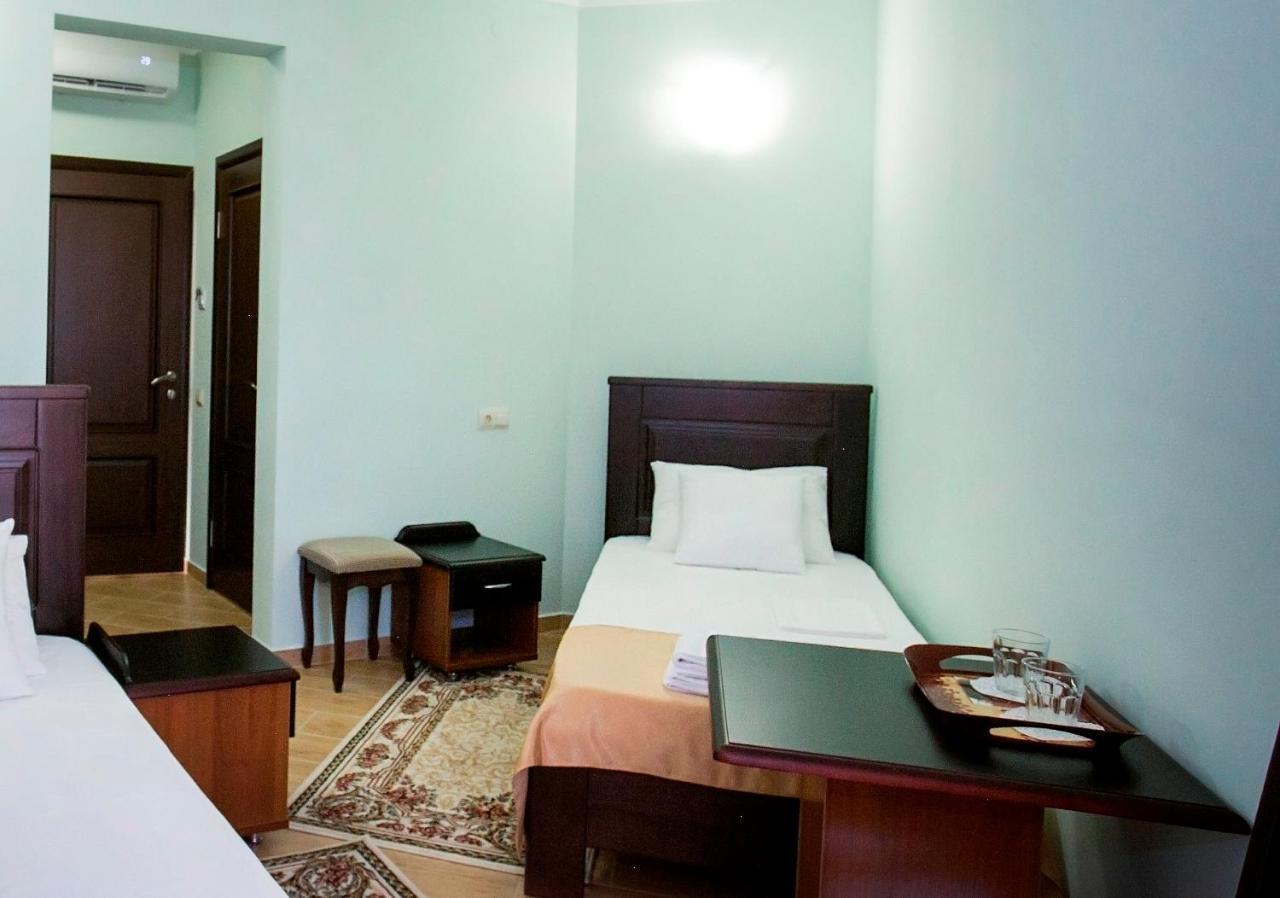 Hotel Acra Sukhumi Esterno foto